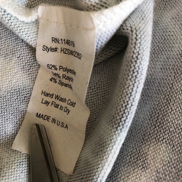 Harlow Zee Long Sleeve Fringe Bottom Top Size S - Picture 5 of 8